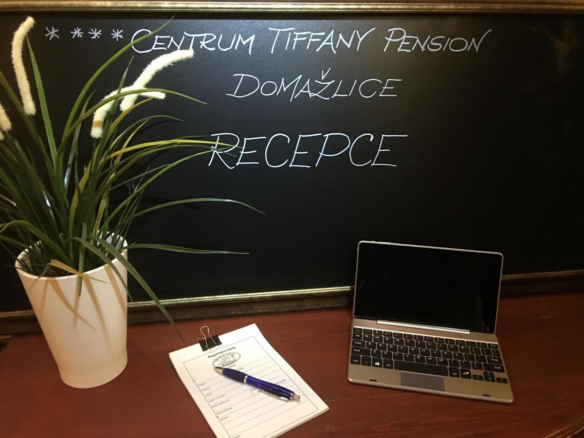 Centrum Tiffany Pension 도마즈리스 외부 사진